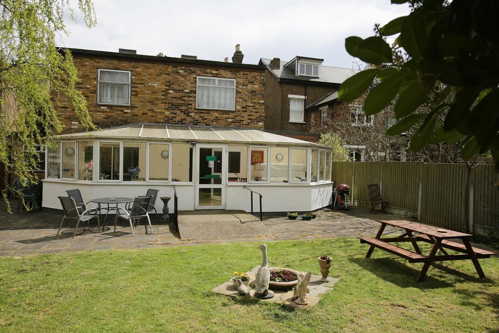 Hotel Manor House London Woodford Esterno foto